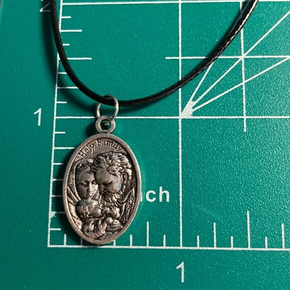Vintage Holy Family Catholic Necklace Pendant Silver tone 18" Medal Jesus - Picture 7 of 8